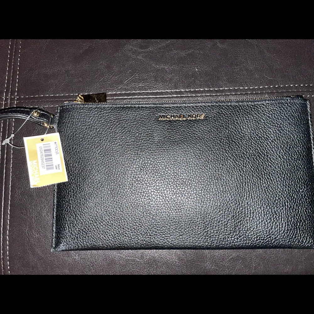 Michael Kors New medium wristlet